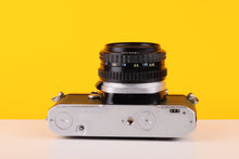 Load image into Gallery viewer, Pentax ME Super 35mm SLR Film Camera with SMC Pentax-M 50mm f1.7 Lens Green

