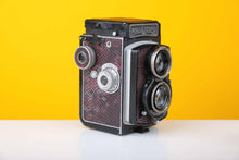 Load image into Gallery viewer, Rolleicord IIc 120 Medium Format Film Camera in Faux Snake Skin
