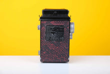 Load image into Gallery viewer, Rolleicord IIc 120 Medium Format Film Camera in Faux Snake Skin
