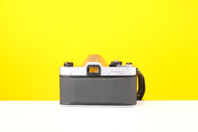 Load image into Gallery viewer, Rolleiflex SL35 35mm Film Camera with Carl Zeiss Planar 50mm f1.8 Lens with Leather Case
