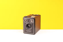Load image into Gallery viewer, Six-20 &#39;Brownie&#39; C by Kodak 620 Film Camera
