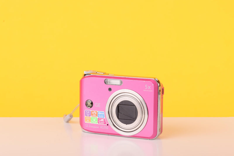 GE A1250 12.2MP Digital Compact Camera