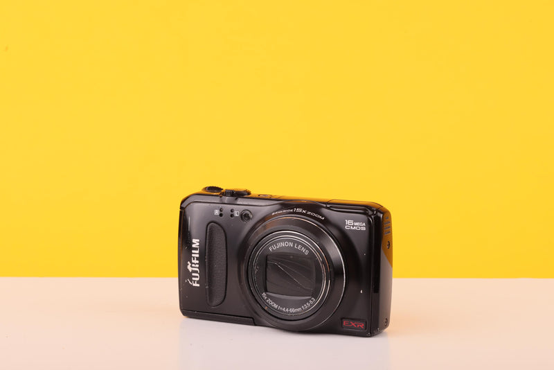 Fujifilm FinePix F600EXR 16MP Digital Compact Camera Black with 15x Optical Zoom