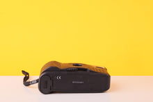 Load image into Gallery viewer, Samsung FF-222 35mm f/4.5 Focus Free Point and Shoot 35mm Film Camera
