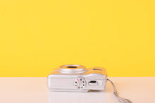 Load image into Gallery viewer, Traveler DC7900 7MP Digital Compact Camera
