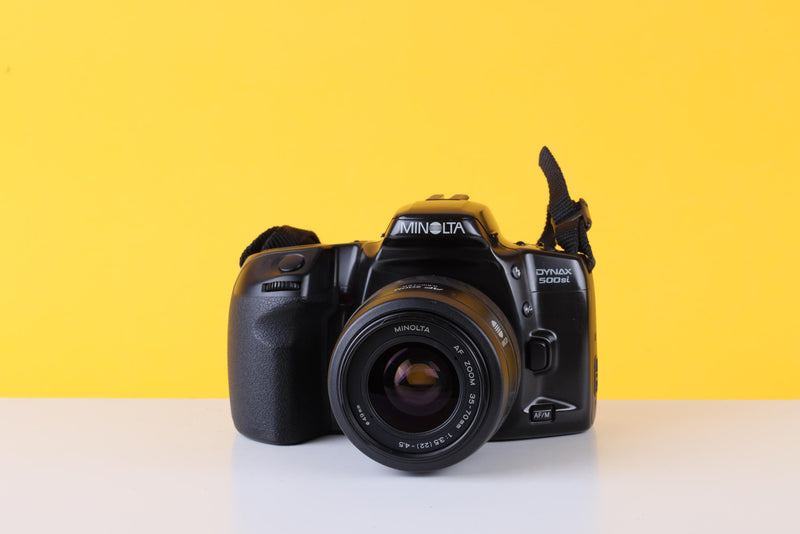 Minolta Dynax 500si 35mm Film Camera with Minolta Zoom 35-70mm f/3.5-4.5 Lens