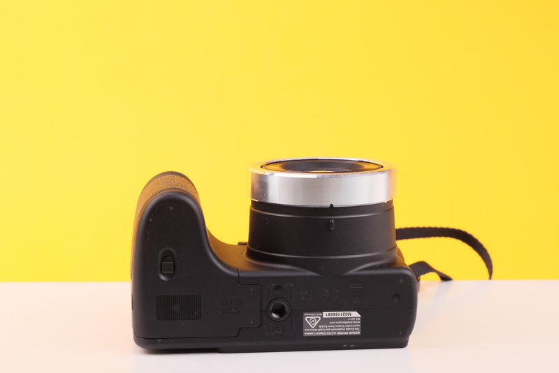 Kodak PIXPRO AZ252 16MP Digital Bridge Camera – 25x Optical Zoom