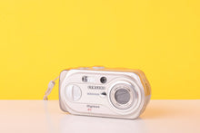 Load image into Gallery viewer, Samsung Digimax A6 6MP Digital Compact Camera
