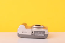 Load image into Gallery viewer, Canon PowerShot A20 2.1MP Digital Compact Camera
