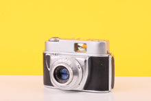 Load image into Gallery viewer, Beirette Modell II 35mm Film Camera with E. Ludwig 45mm f/2.9 Lens
