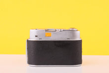 Load image into Gallery viewer, Beirette Modell II 35mm Film Camera with E. Ludwig 45mm f/2.9 Lens
