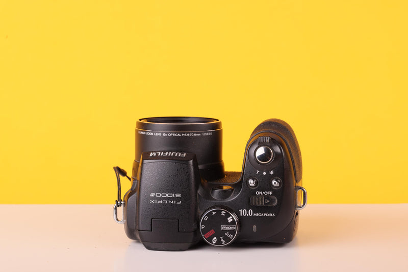 Fujifilm FinePix S2950 14MP Digital Bridge Camera