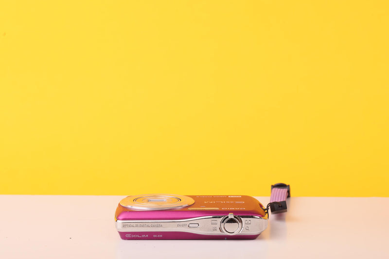Casio Exilim EX-Z35 Pink 12.1MP Digital Compact Camera 3x Optical Zoom