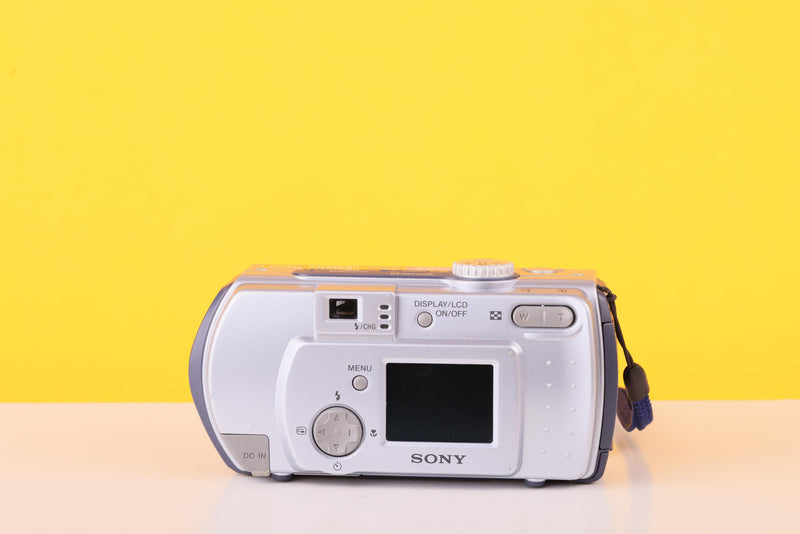 Sony Cyber-shot DSC-P93 5.1MP Compact Digital Camera