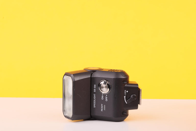 Nikon Speedlight SB-300 Flash