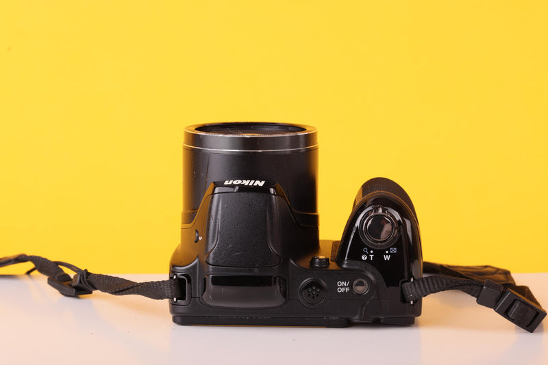 Nikon COOLPIX L820 16MP Digital Bridge Camer