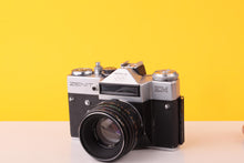 Load image into Gallery viewer, Zenit EM MOSHVA-80 35mm SLR Film Camera + Helios 44M 58mm f/2 Lens
