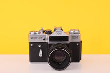 Load image into Gallery viewer, Zenit EM MOSHVA-80 35mm SLR Film Camera + Helios 44M 58mm f/2 Lens
