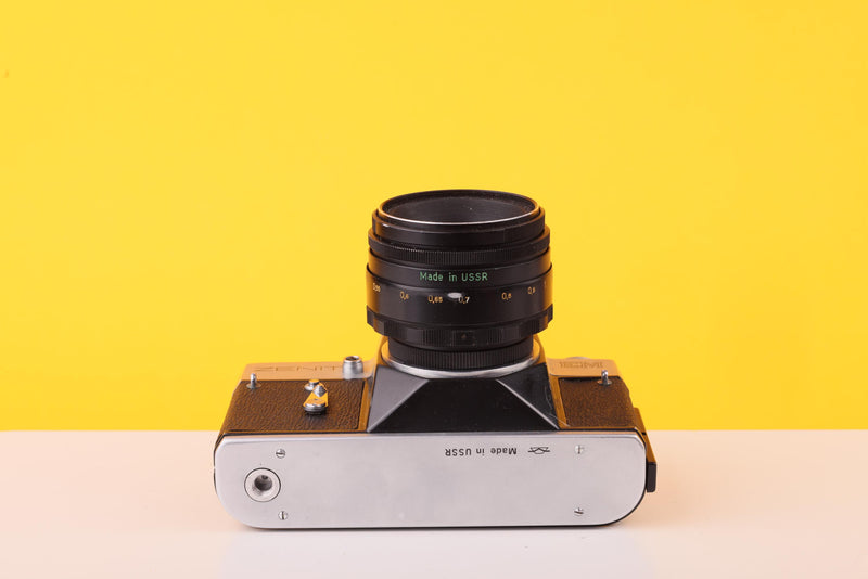 Zenit EM MOSHVA-80 35mm SLR Film Camera + Helios 44M 58mm f/2 Lens