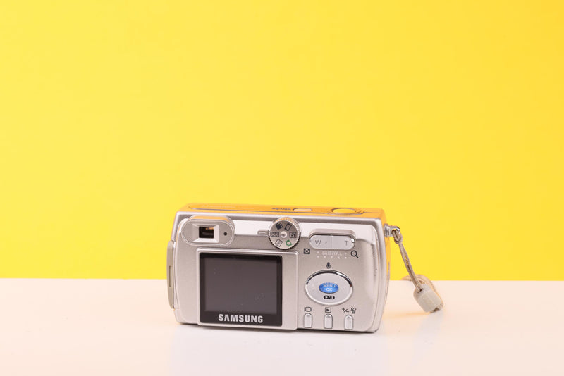 Samsung Digimax 301 3.2MP Compact Digital Camera