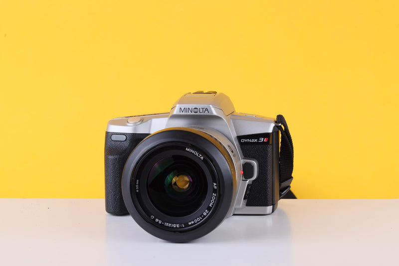 Minolta Dynax 3L 35mm Film Camera with Minolta 28-100mm f/3.5 - 5.6 Zoom Lens