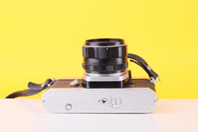 Load image into Gallery viewer, Asahi Pentax Spotmatic SP F 35mm SLR Film Camera with Super-Takumar 55mm f/2 Lens
