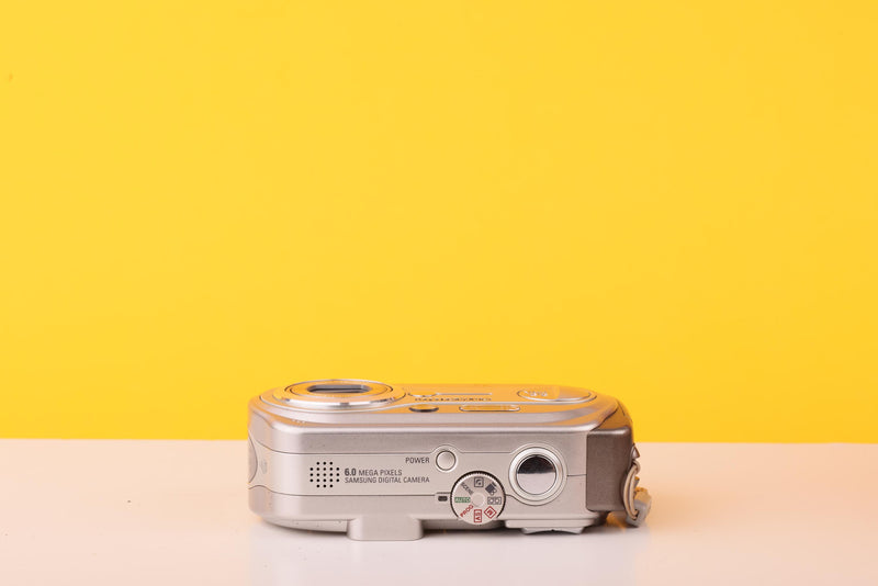 Samsung Digimax A6 6.0MP Digital Compact Camera 3x Optical Zoom