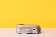 Load image into Gallery viewer, Samsung Digimax A6 6.0MP Digital Compact Camera 3x Optical Zoom
