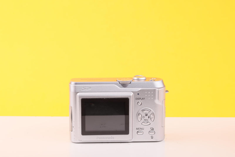 Panasonic Lumix DMC-LZ1 4MP Digital Compact Camera – 6x Optical Zoom