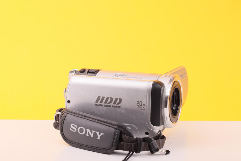 Sony Handycam DCR-SR30E 30GB HDD Digital Video Camcorder – Carl Zeiss Lens
