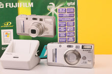 Load image into Gallery viewer, Fujifilm FinePix F700 Compact Digital Camera 3x Optical Zoom - Boxed
