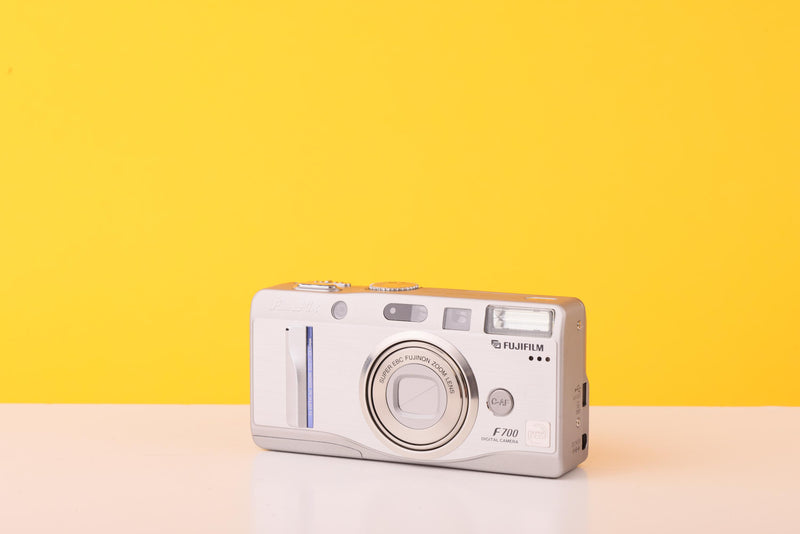 Fujifilm FinePix F700 Compact Digital Camera 3x Optical Zoom - Boxed