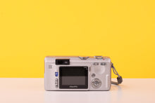 Load image into Gallery viewer, Fujifilm FinePix F700 Compact Digital Camera 3x Optical Zoom - Boxed

