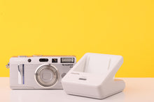 Load image into Gallery viewer, Fujifilm FinePix F700 Compact Digital Camera 3x Optical Zoom - Boxed
