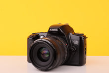 Load image into Gallery viewer, Canon EOS 500 35mm SLR film Camera with Canon EF 35-70mm f/3.5-4.5 Zoom Lens
