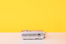 Load image into Gallery viewer, Sony Cyber-shot DSC-S40 4.1MP Digital Compact Camera Carl Zeiss Lens
