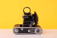 Load image into Gallery viewer, Voigtlander Bessa 66 120 Medium Format Folding Film Camera
