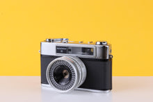 Load image into Gallery viewer, Yashica Minister III 35mm Rangefinder Film Camera
