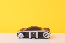 Load image into Gallery viewer, Voigtlander Bessa 66 120 Medium Format Folding Film Camera
