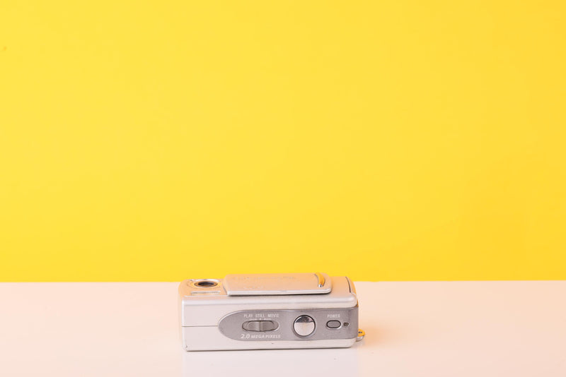 Sony Cyber-shot U DSC-U20 2MP Digital Compact Camera