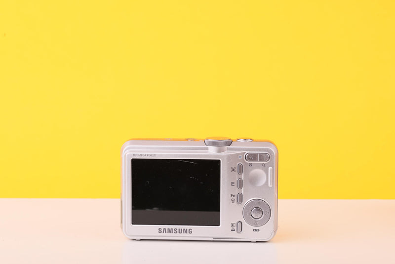 Samsung S1065 10.2MP Digital Compact Camera Silver