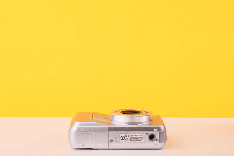 Samsung S1065 10.2MP Digital Compact Camera Silver