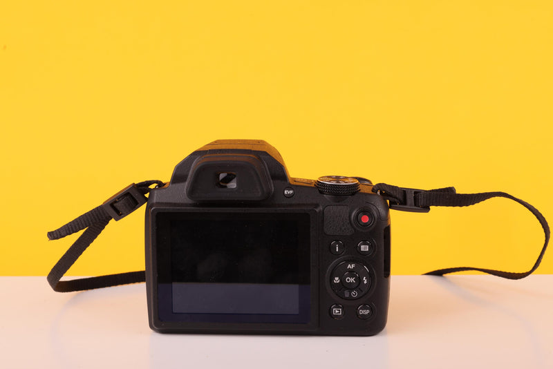 Pentax XG-1 16MP Digital Bridge Camera 52x Optical Zoom