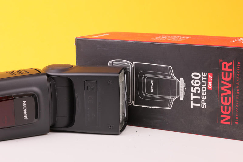 Neewer TT560 Speedlite Flash – Universal Hot Shoe Electronic Flash - Boxed