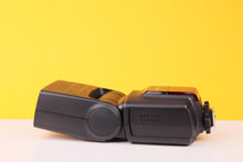 Load image into Gallery viewer, Neewer TT560 Speedlite Flash – Universal Hot Shoe Electronic Flash - Boxed
