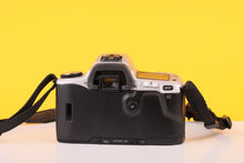 Load image into Gallery viewer, Minolta Dynax 505si Super 35mm Film SLR Camera with AF 70-210mm f/4.5-5.6 Zoom Lens Tested
