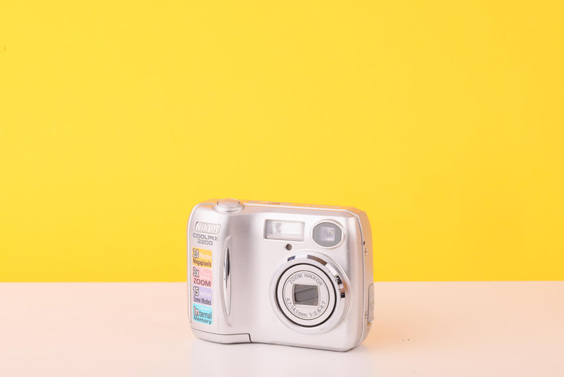 Nikon Coolpix 2200 2.0MP Digital Compact Camera 3x Optical Zoom