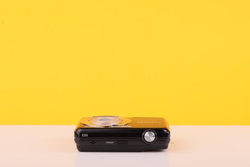 Samsung ES9 12.2MP Digital Compact Camera Black 4x Optical Zoom