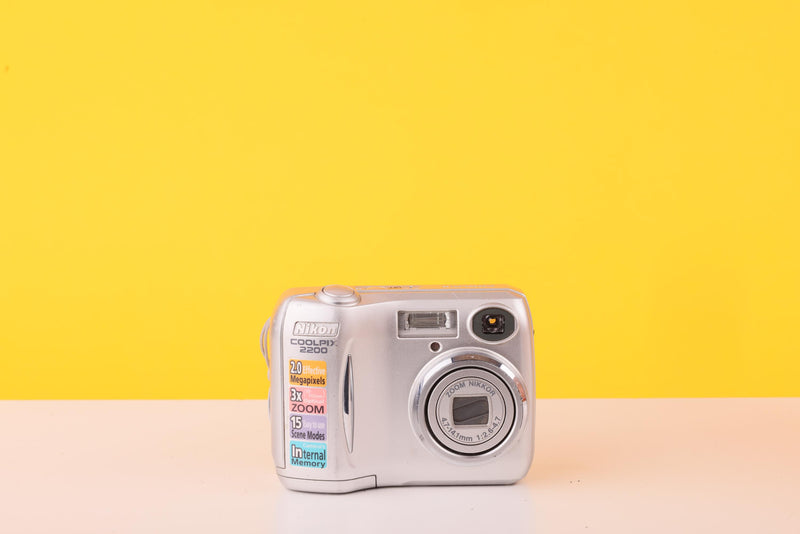 Nikon Coolpix 2200 2.0MP Digital Compact Camera 3x Optical Zoom