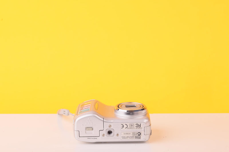 Nikon Coolpix 2200 2.0MP Digital Compact Camera 3x Optical Zoom